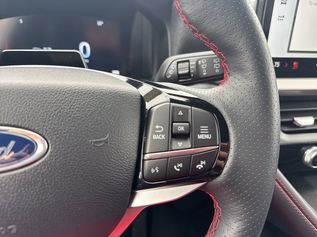 Used 2025 Ford Explorer ST-Line w/ ST-Line Street Pack image 11