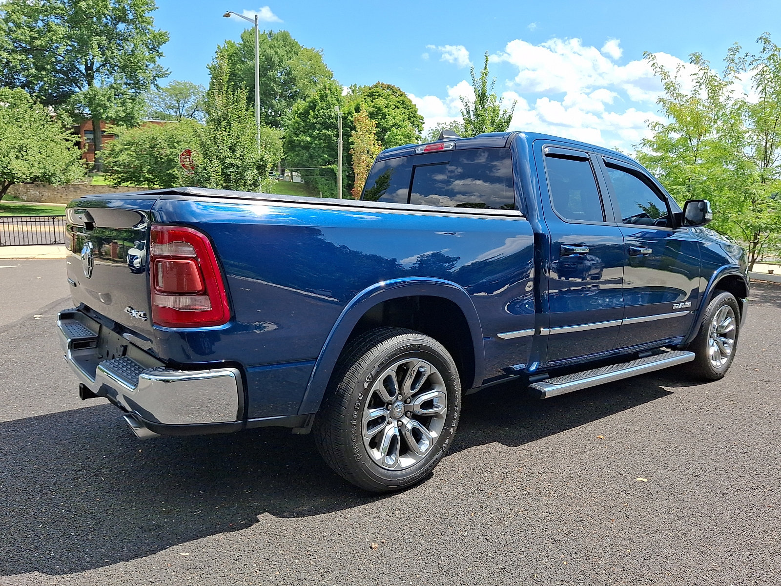 Used 2020 RAM 1500 Laramie AWD/4WD image 6