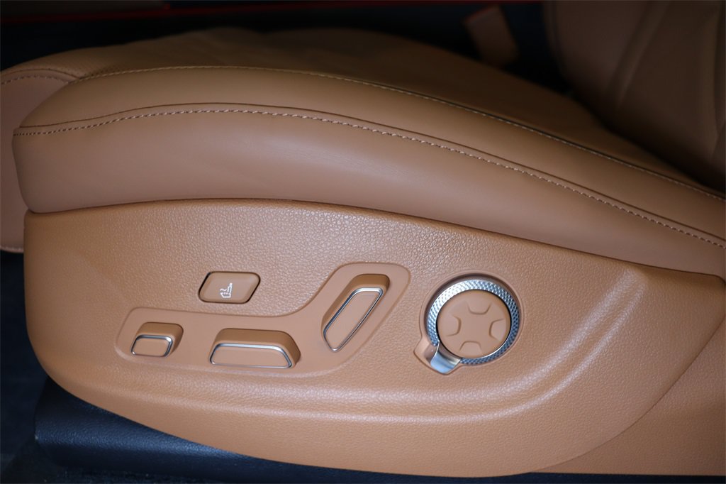 Certified 2025 Genesis GV80 3.5T Prestige AWD/4WD image 10