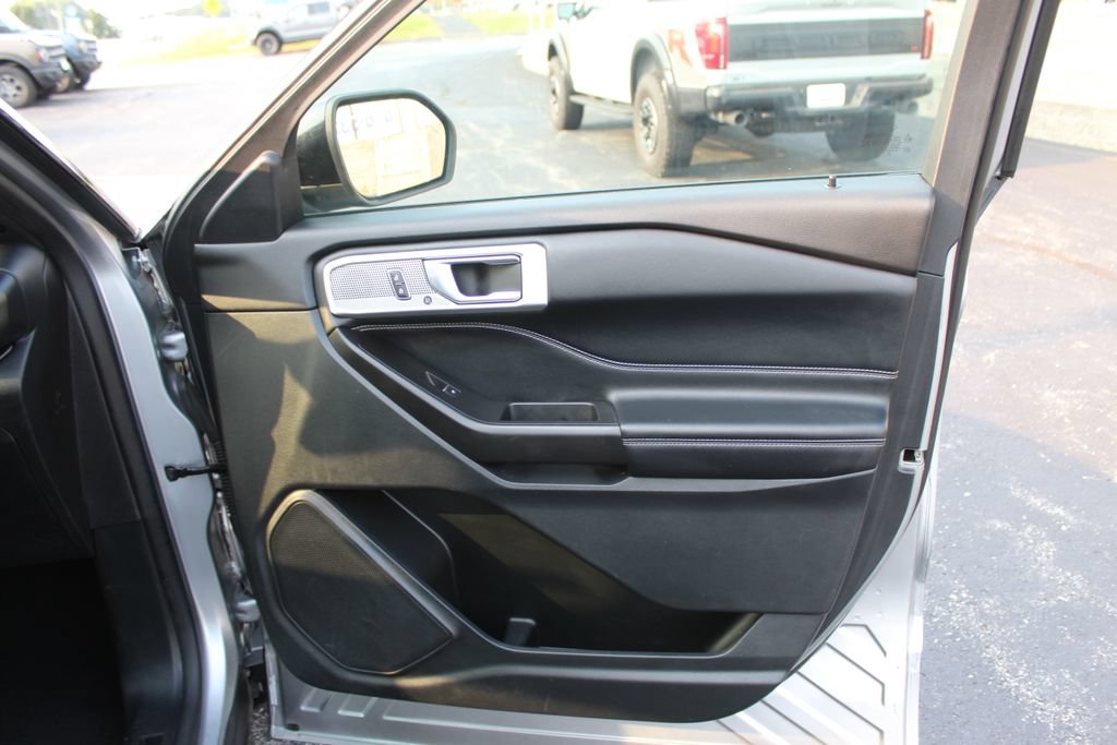 Used 2020 Ford Explorer ST w/ ST Street Pack AWD/4WD image 12
