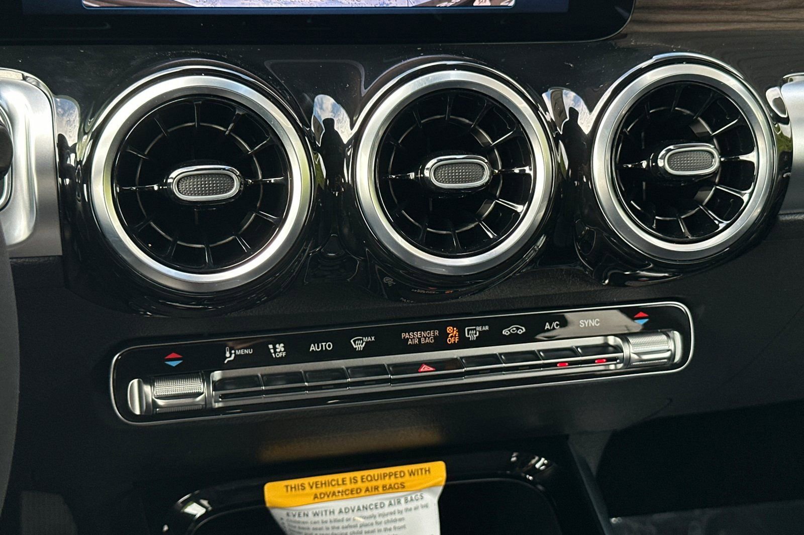 New 2026 Mercedes-Benz GLB 250 image 17