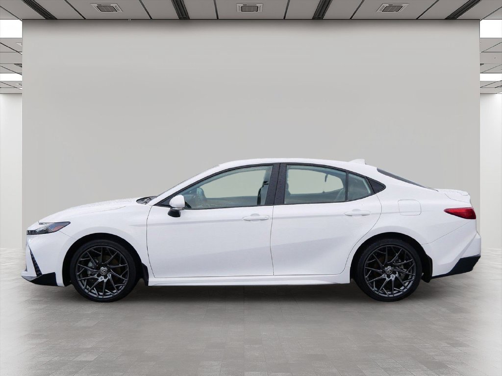 Used 2025 Toyota Camry SE w/ Convenience Package AWD/4WD image 3