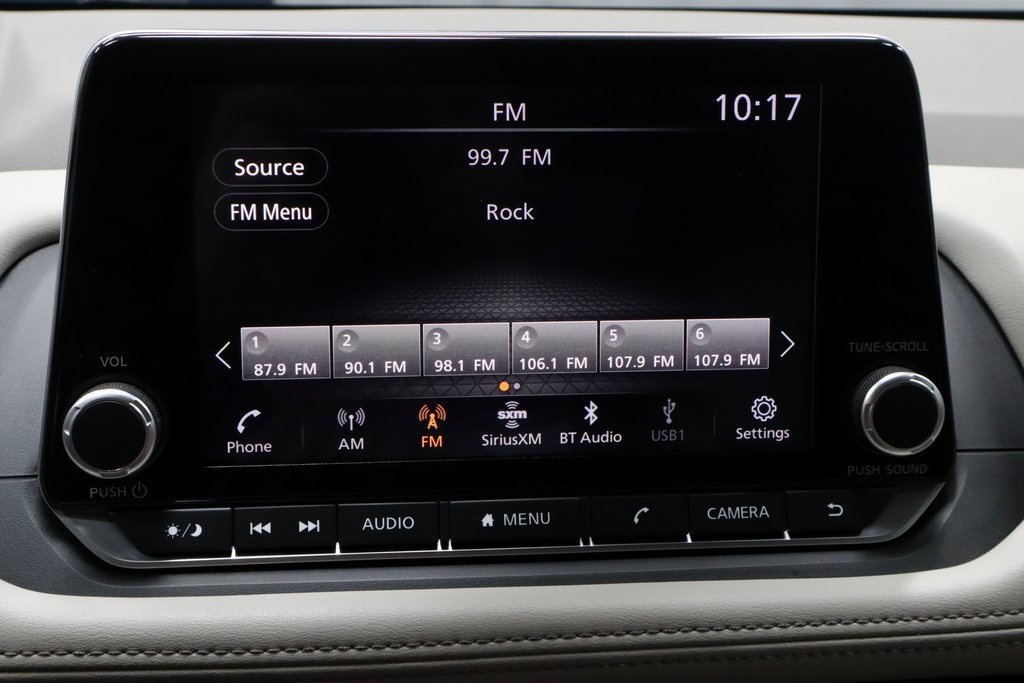 Certified 2025 Nissan Rogue SV image 3