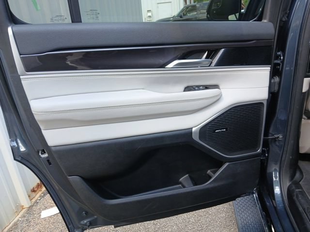 Used 2023 Jeep Wagoneer 4WD w/ Premium Group I image 28