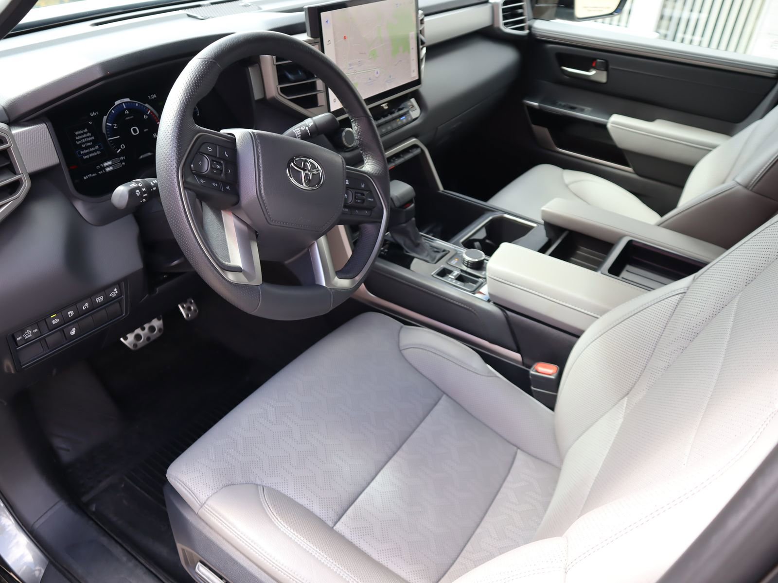Used 2025 Toyota Tundra Limited image 41