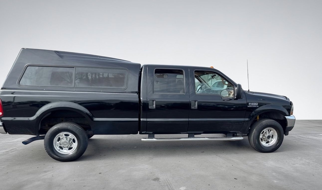 Used 2001 Ford F250 Lariat image 1