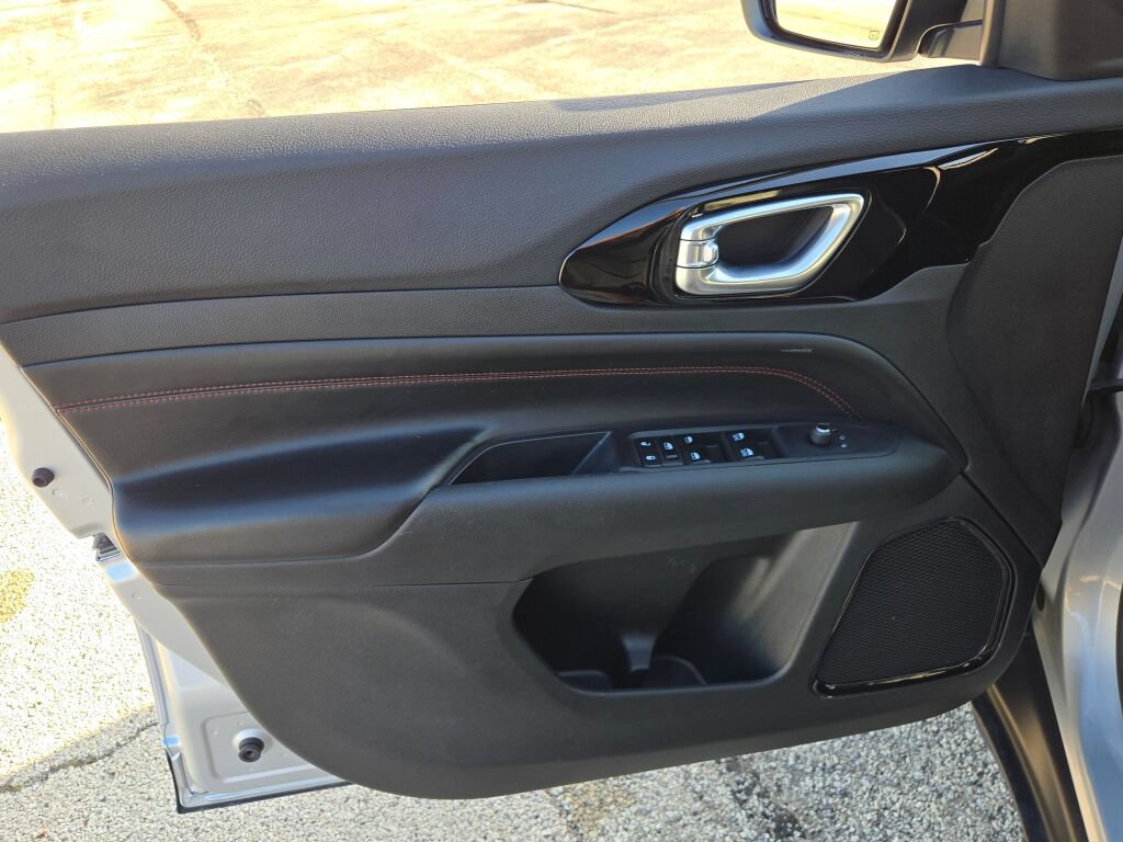 Used 2024 Jeep Compass Trailhawk AWD/4WD image 18