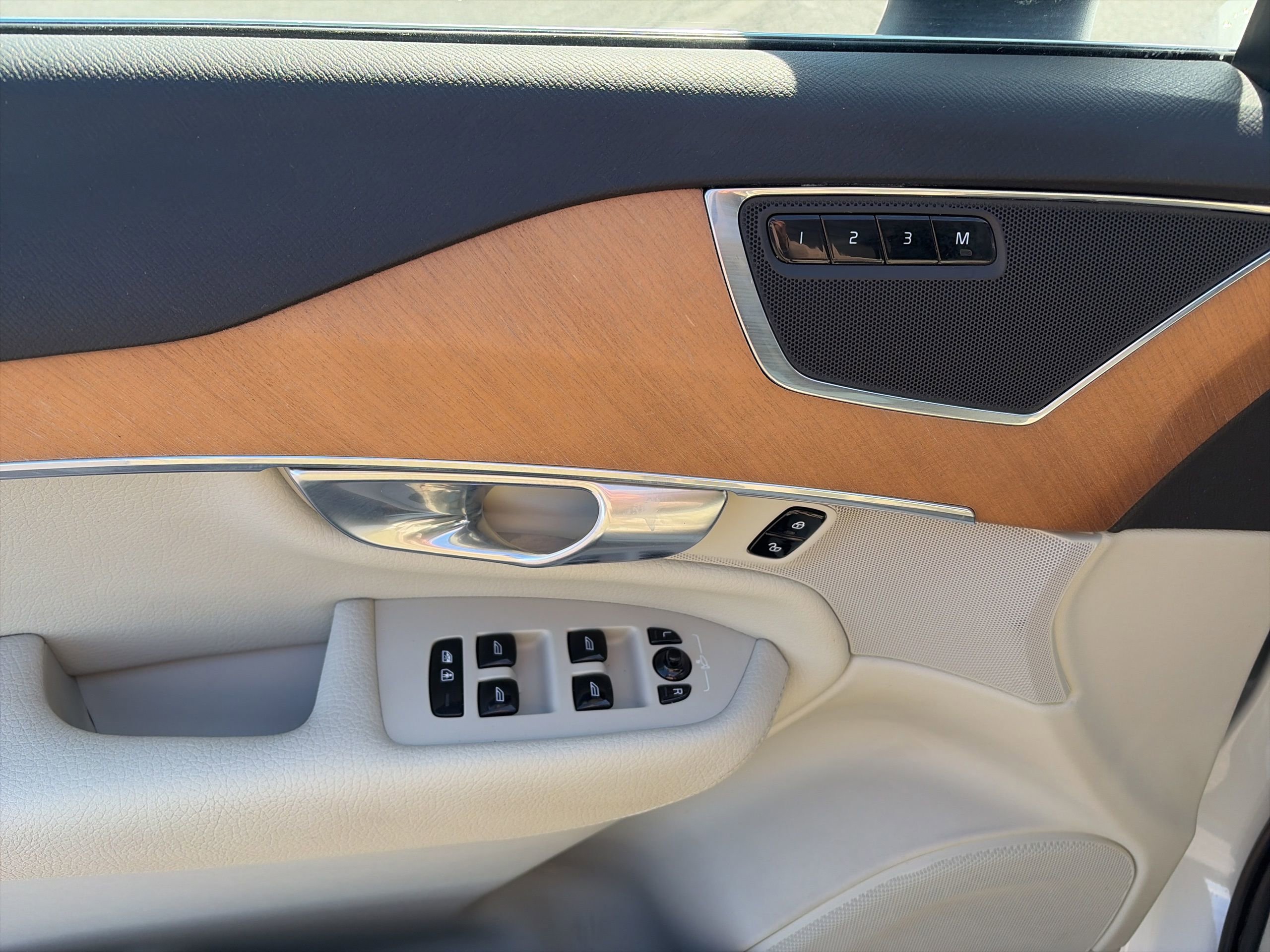 Used 2021 Volvo XC90 T8 Inscription Expression AWD/4WD image 17