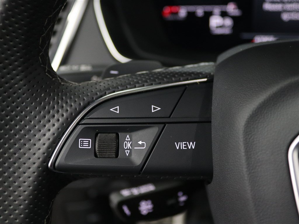 Used 2023 Audi SQ5 Prestige w/ Prestige Package AWD/4WD image 25