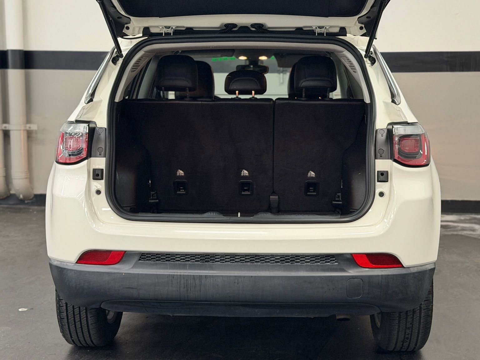 Used 2018 Jeep Compass Latitude image 17