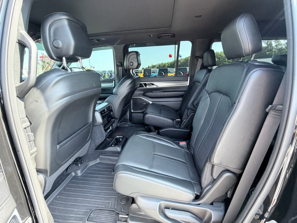 Used 2023 Jeep Wagoneer Series II RWD image 29