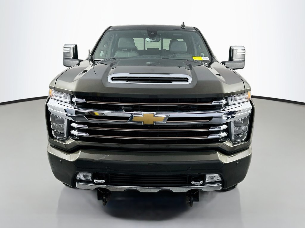 Used 2023 Chevrolet Silverado 3500 High Country w/ Technology Package AWD/4WD image 2
