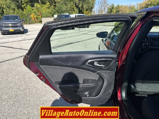 Used 2016 Chrysler 200 Limited FWD image 23