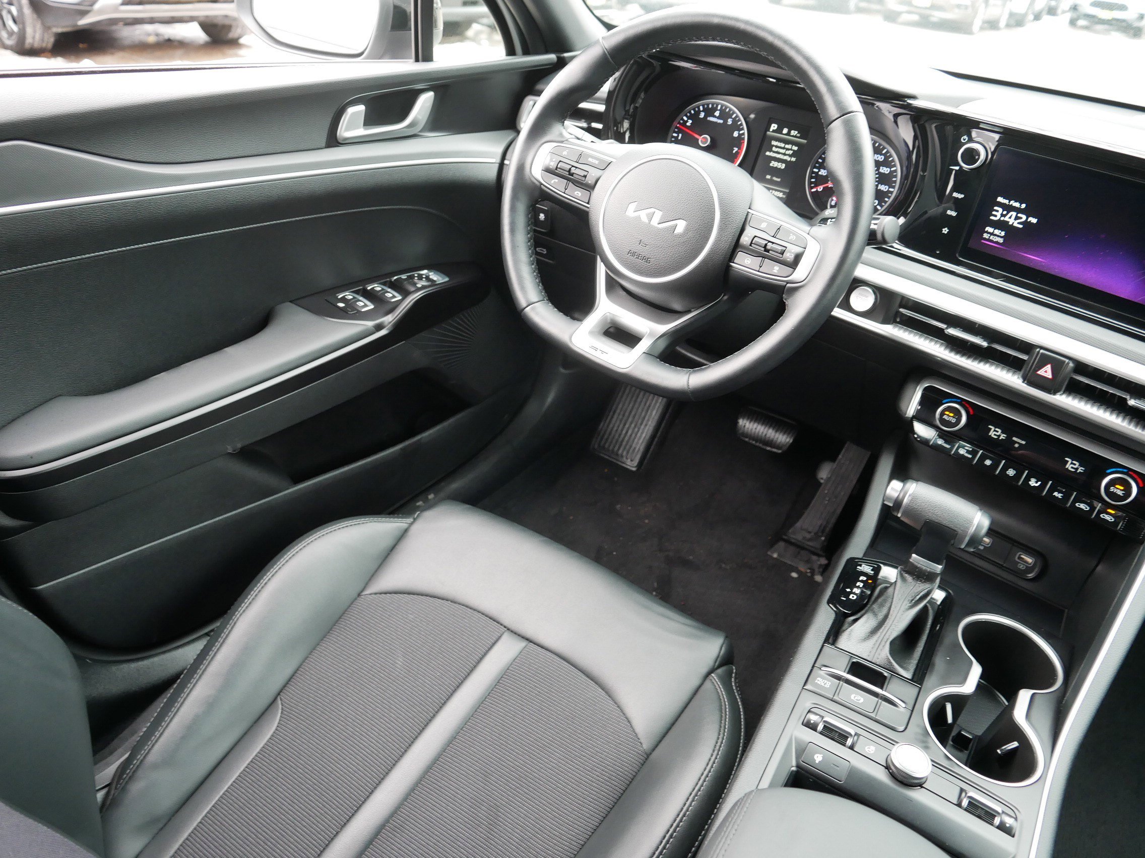 Used 2024 Kia K5 GT-Line w/ GT-Line Premium Package image 9