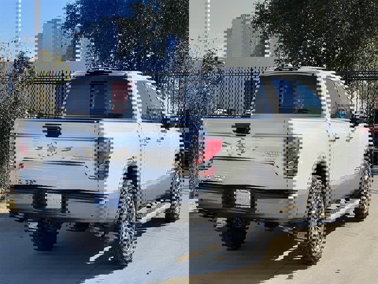 Certified 2024 Nissan Titan Platinum Reserve w/ Moonroof Package image 4