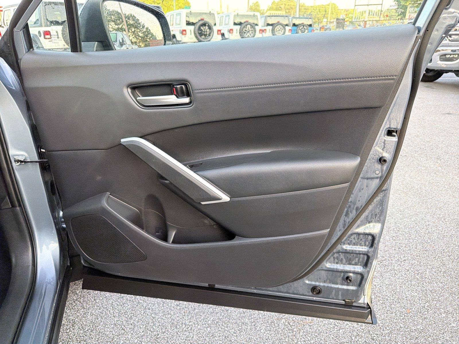 Used 2025 Toyota Corolla Cross XLE FWD image 13