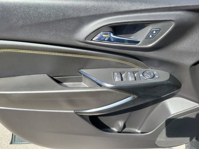 Used 2025 Chevrolet Trax LT FWD image 28