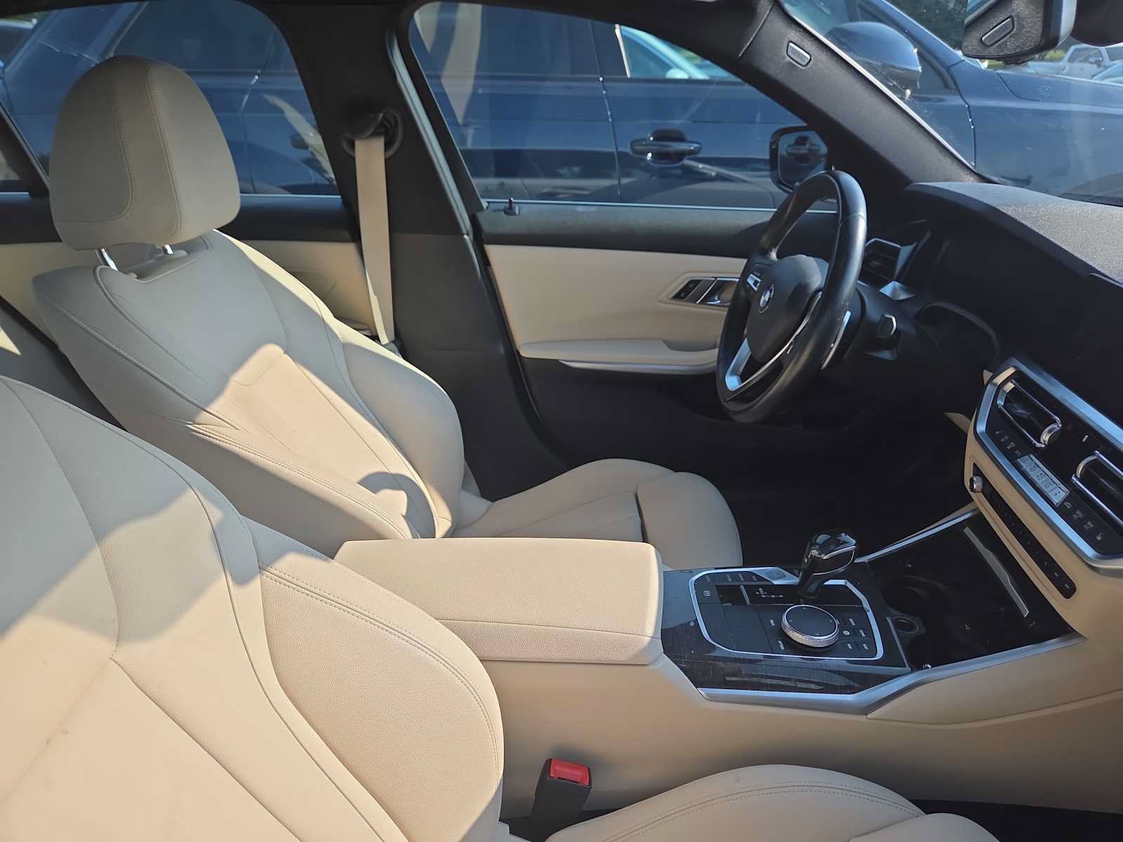 Used 2020 BMW 330i Sedan w/ Convenience Package RWD image 11