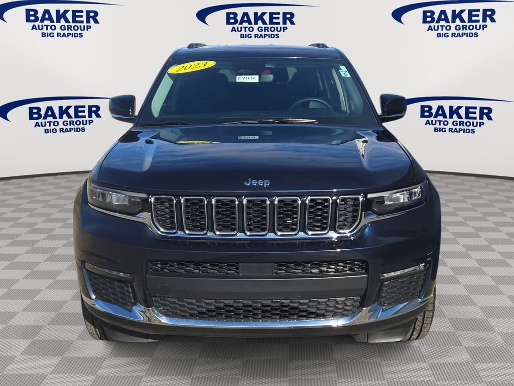 Used 2023 Jeep Grand Cherokee L Limited AWD/4WD image 2