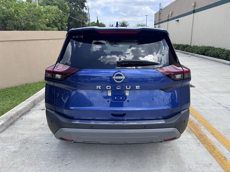 Used 2023 Nissan Rogue SV FWD image 6