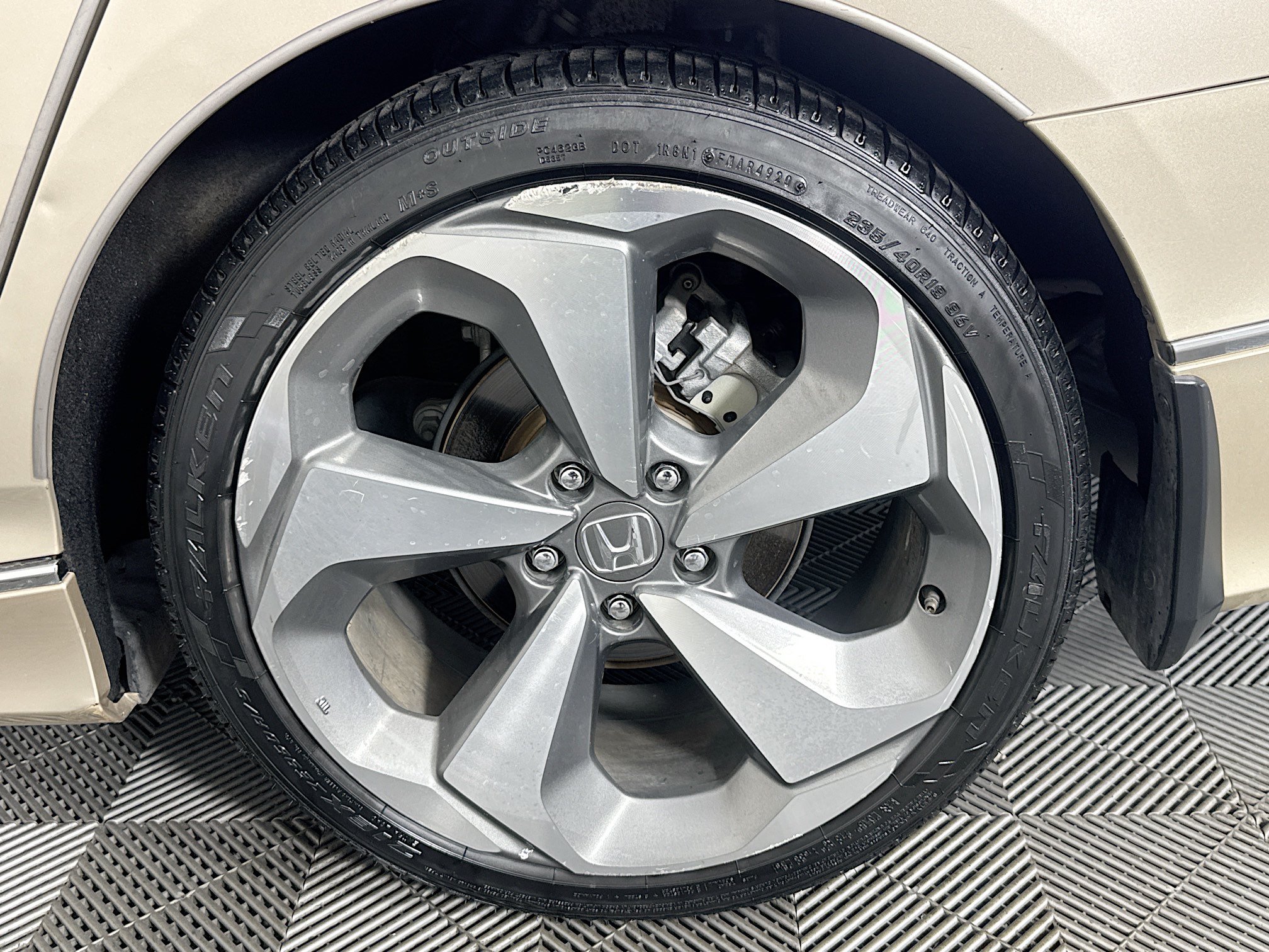 Used 2018 Honda Accord Touring image 35