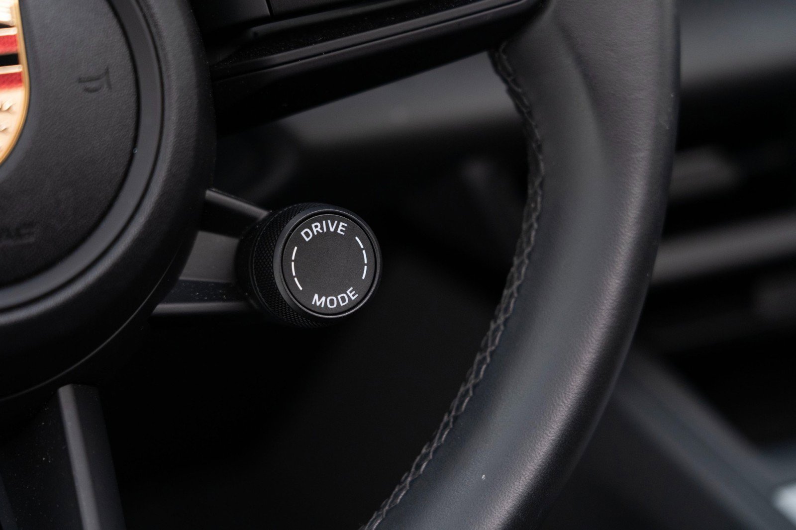 Certified 2024 Porsche Macan 4 Electric image 27