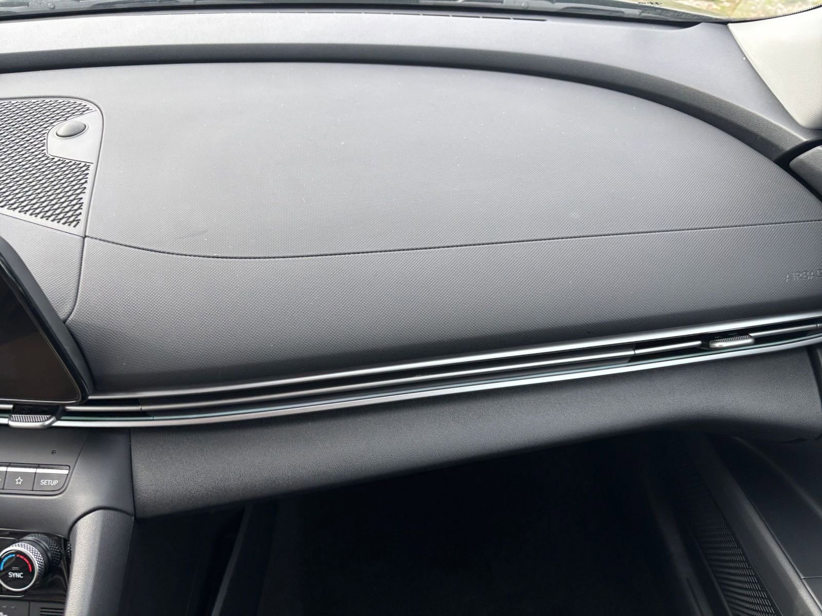 Used 2025 Hyundai Elantra SEL image 36