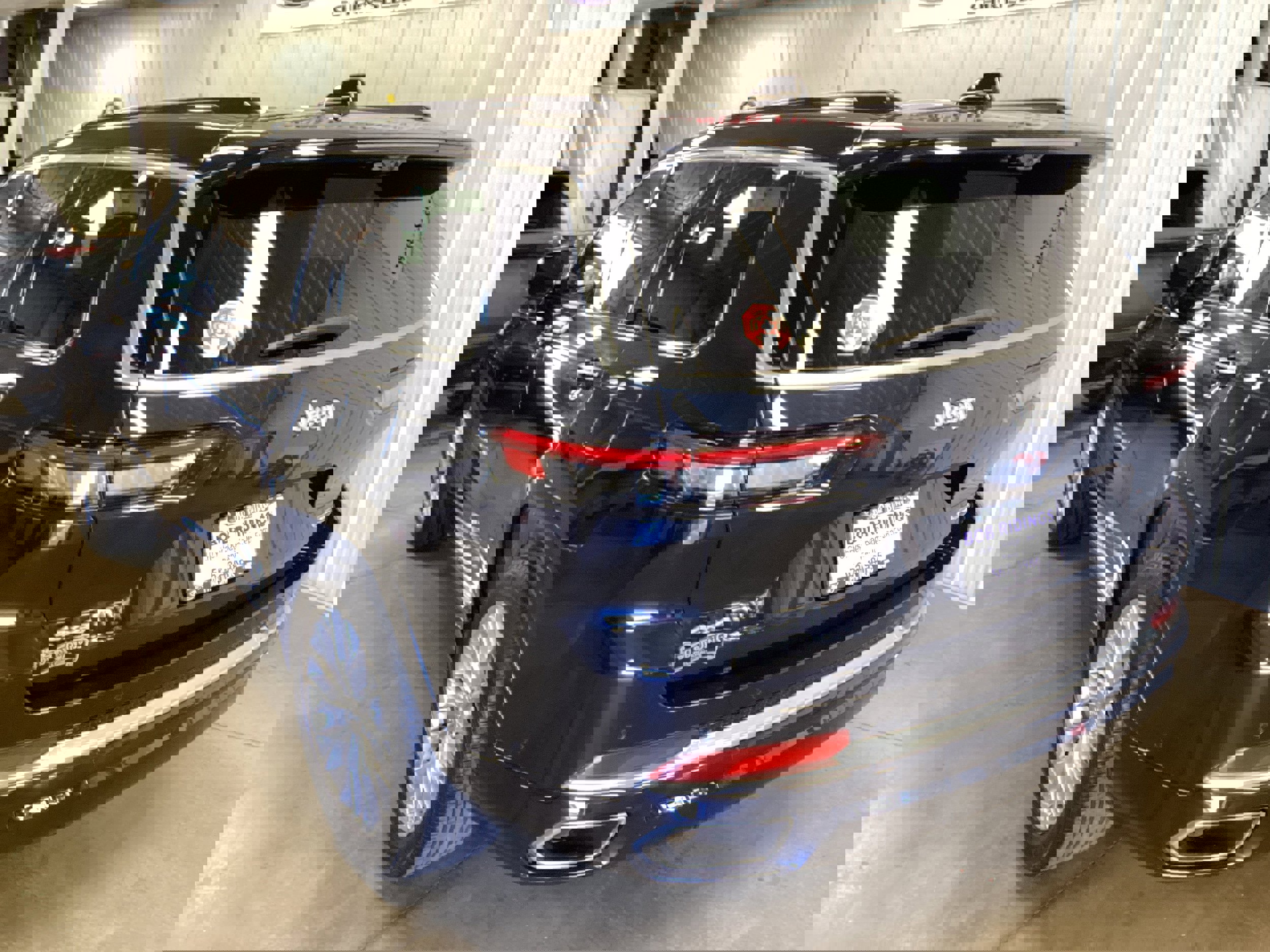 Used 2024 Jeep Grand Cherokee L Summit w/ Advanced Protech Group IV image 3