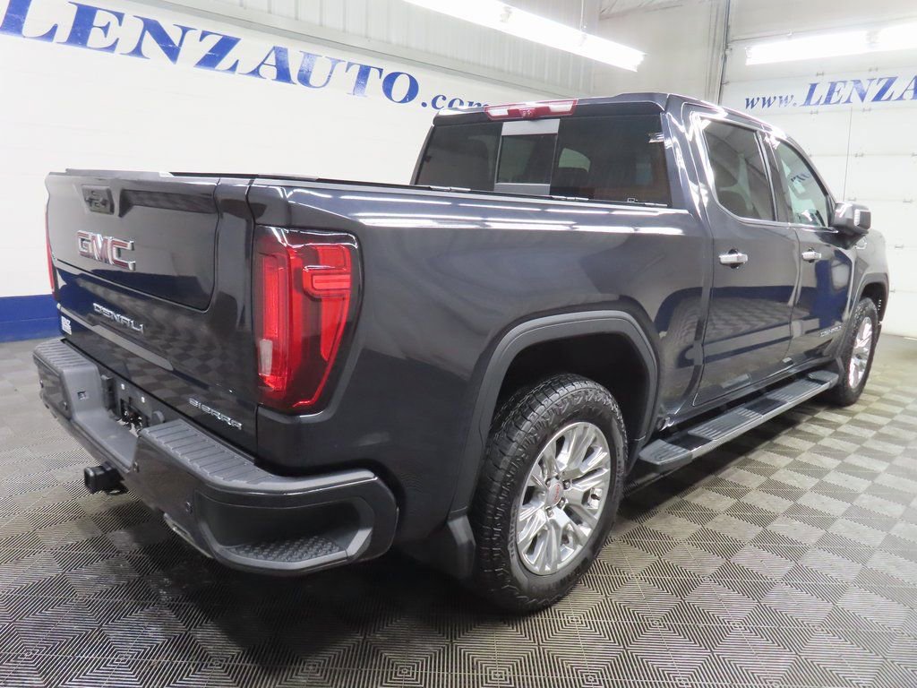 Used 2023 GMC Sierra 1500 Denali w/ Technology Package AWD/4WD image 4