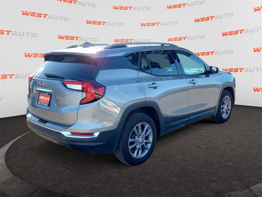 Used 2023 GMC Terrain SLT image 5