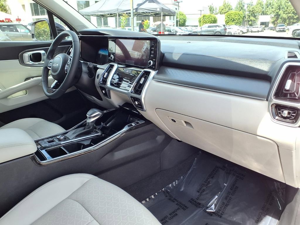 Certified 2023 Kia Sorento SX image 15