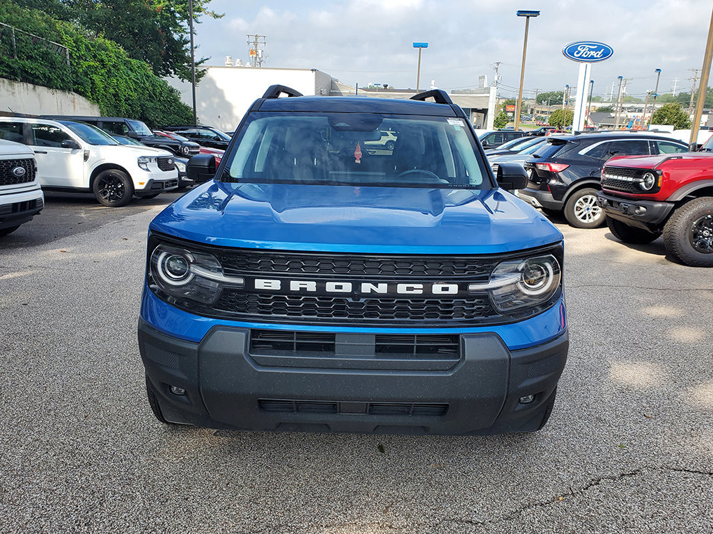 Used 2025 Ford Bronco Sport Outer Banks AWD/4WD image 2