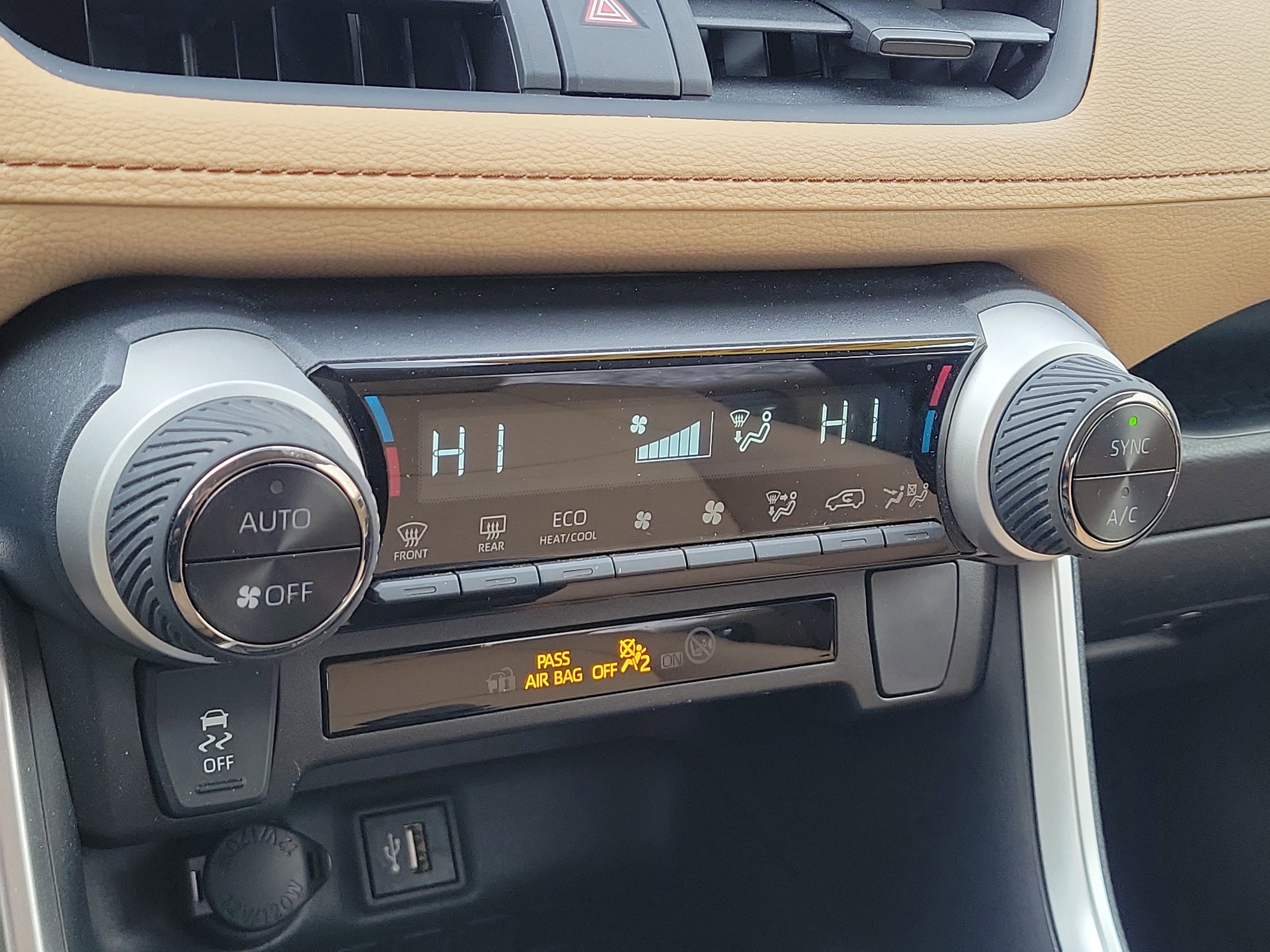 Used 2023 Toyota RAV4 LE image 27