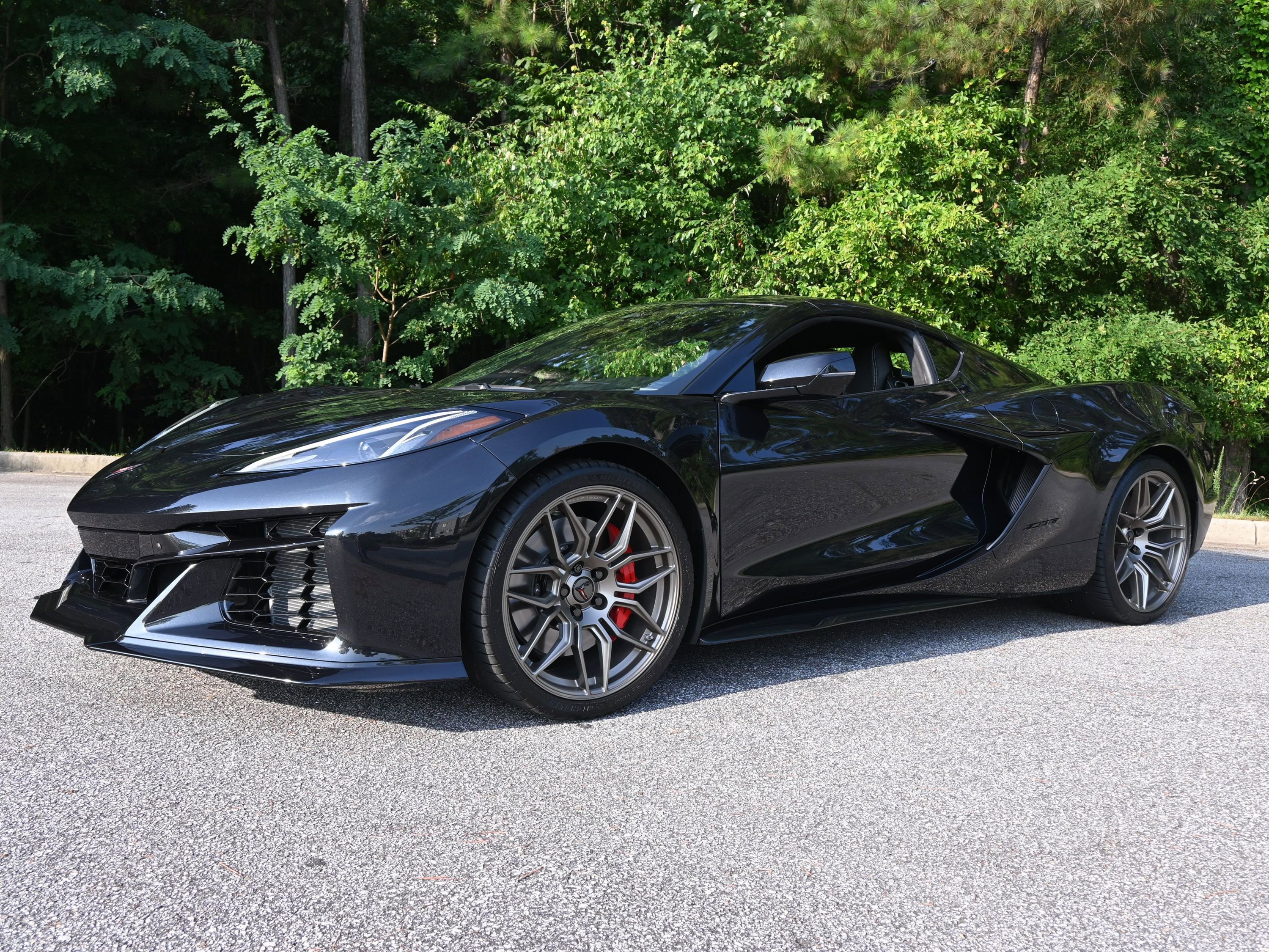 Used 2024 Chevrolet Corvette Z06 image 2