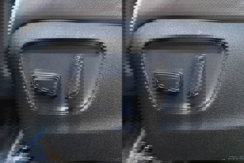 Certified 2024 Toyota Sienna LE image 21