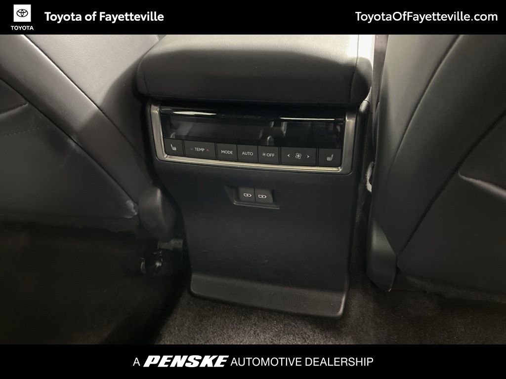 Used 2025 Lexus GX 550 w/ Accessory Package (2T) image 9