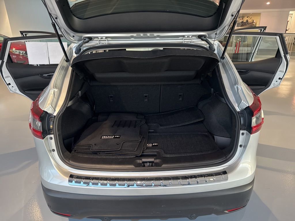 Used 2022 Nissan Rogue Sport SV image 29