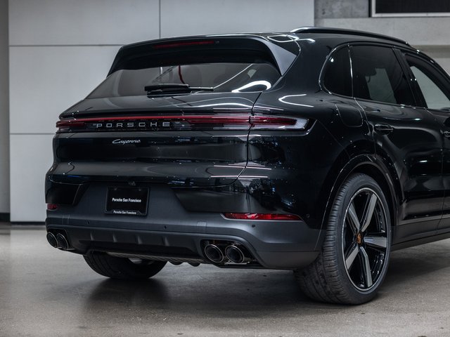 Used 2026 Porsche Cayenne E-Hybrid AWD/4WD image 25