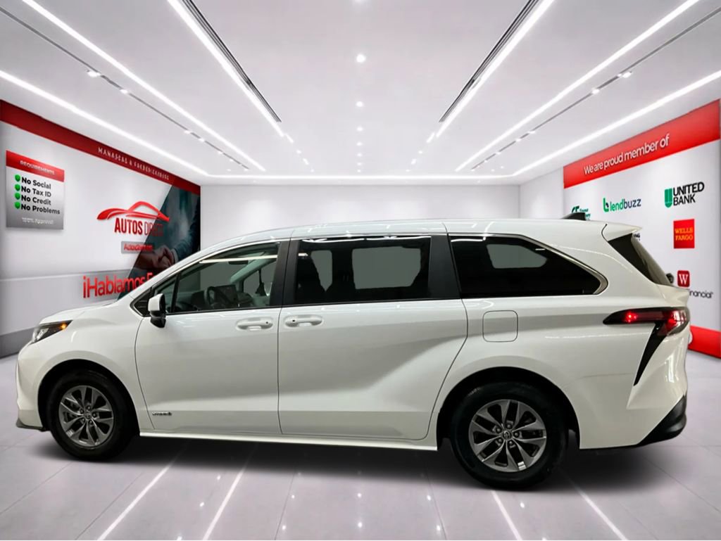 Used 2021 Toyota Sienna LE image 7