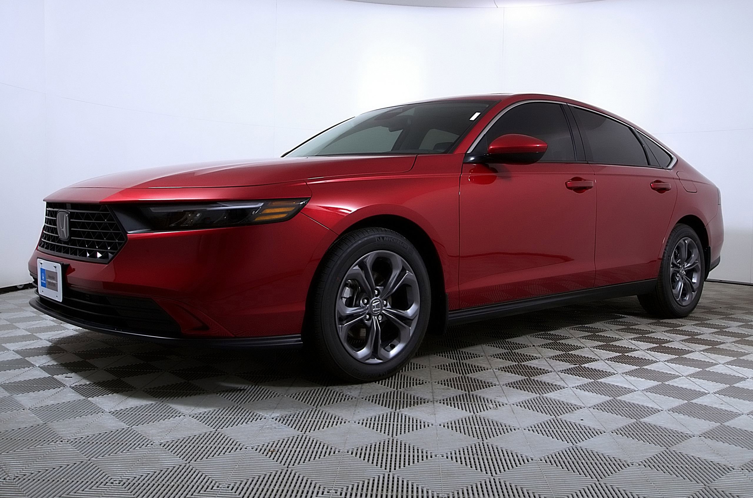 Used 2023 Honda Accord EX image 3