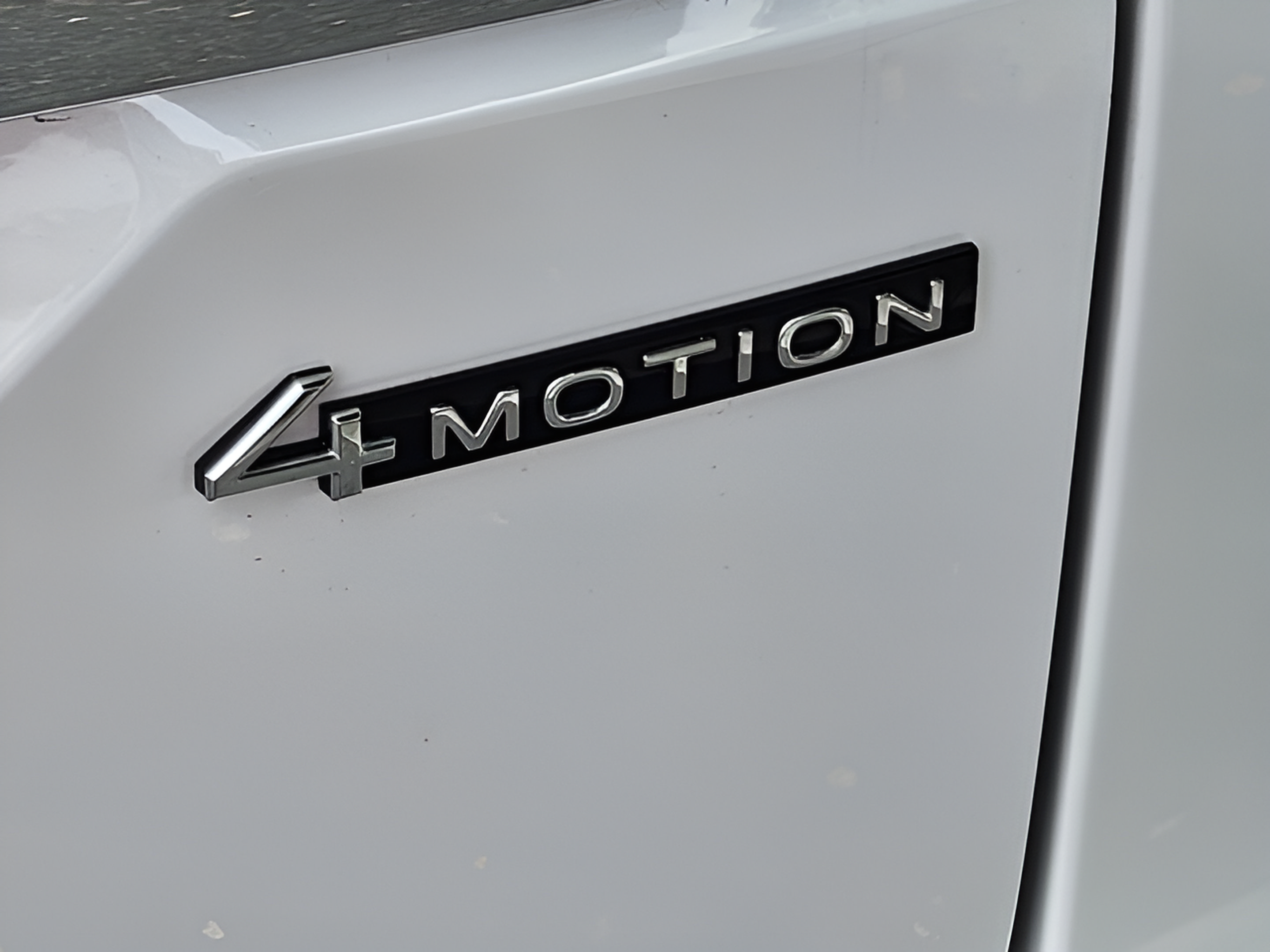 Used 2024 Volkswagen Atlas SEL Premium R-Line AWD/4WD image 34