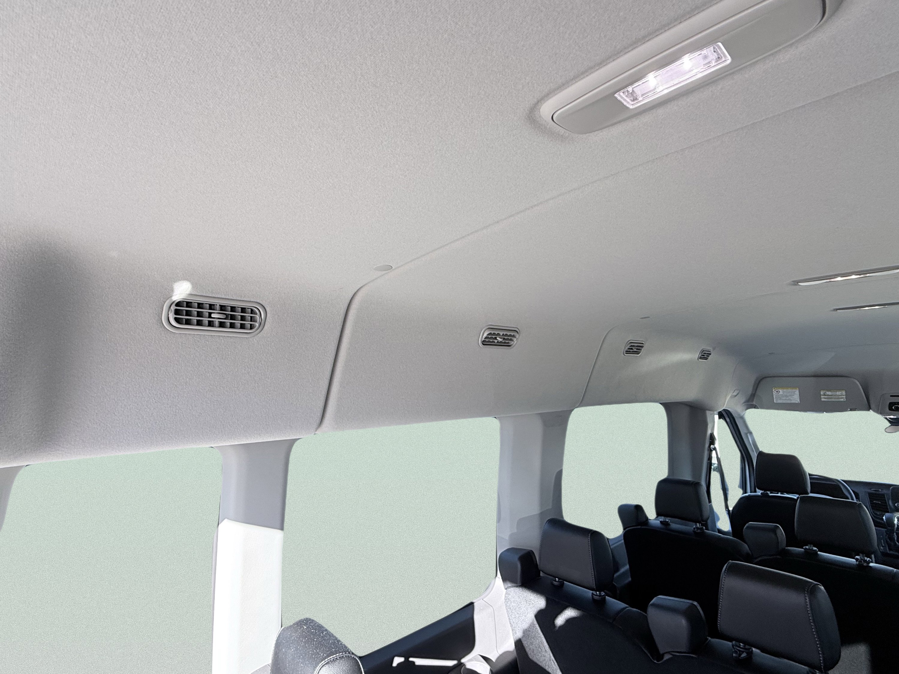 Used 2023 Ford Transit 350 XL image 28