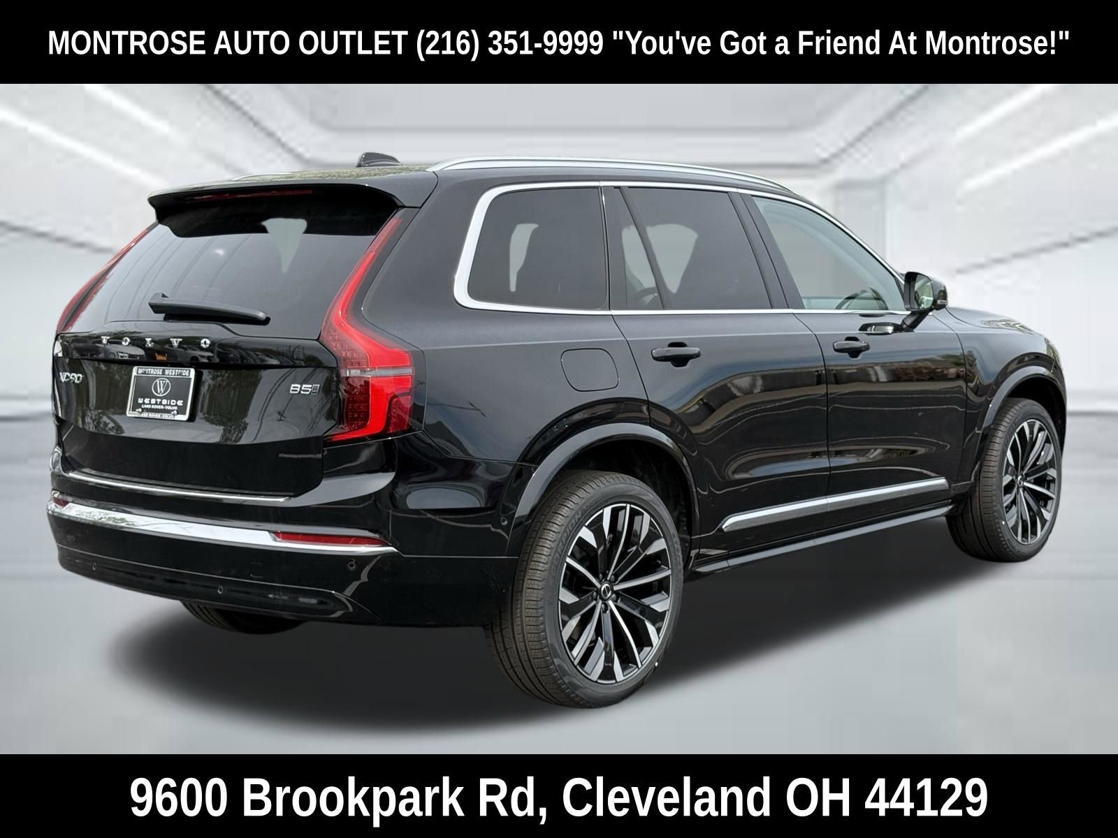 New 2026 Volvo XC90 B5 Plus w/ Protection Package Premier AWD/4WD image 3