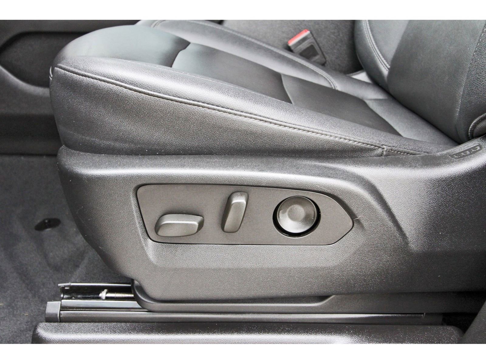 Used 2023 Chevrolet Tahoe Z71 w/ Z71 Off-Road Package image 30