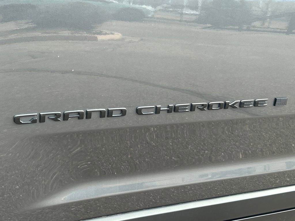 Used 2023 Jeep Grand Cherokee Altitude image 25