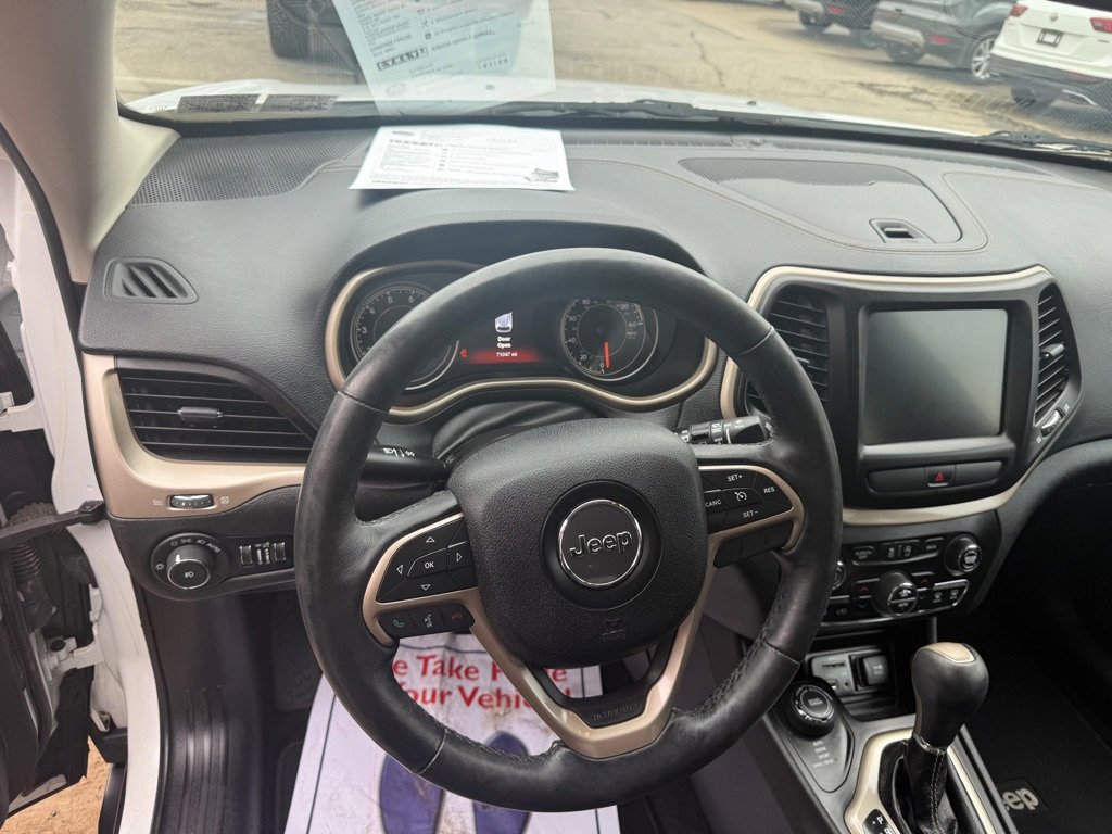 Used 2016 Jeep Cherokee Limited image 28