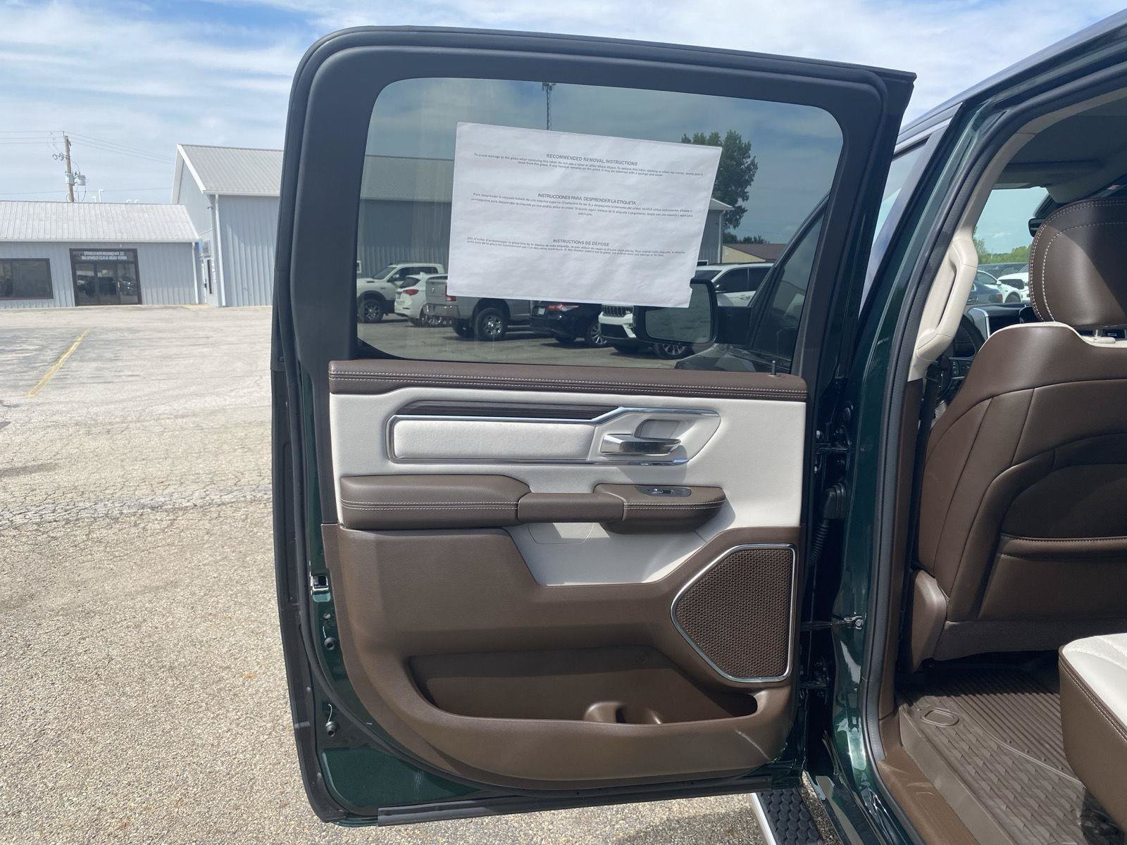 New 2026 RAM 1500 Laramie w/ Chrome Appearance Group AWD/4WD image 29