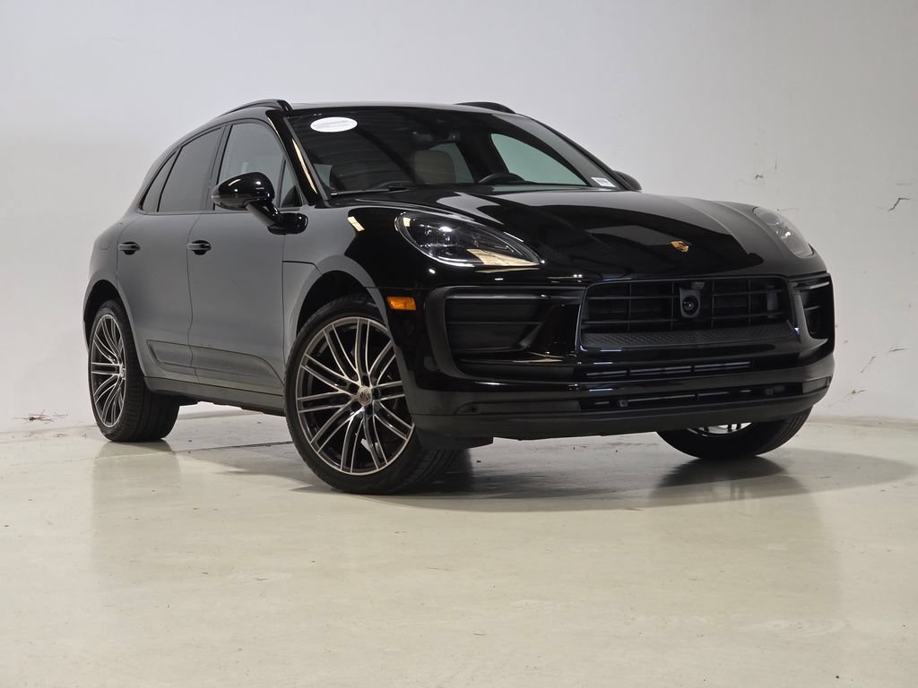 Certified 2026 Porsche Macan AWD/4WD image 7