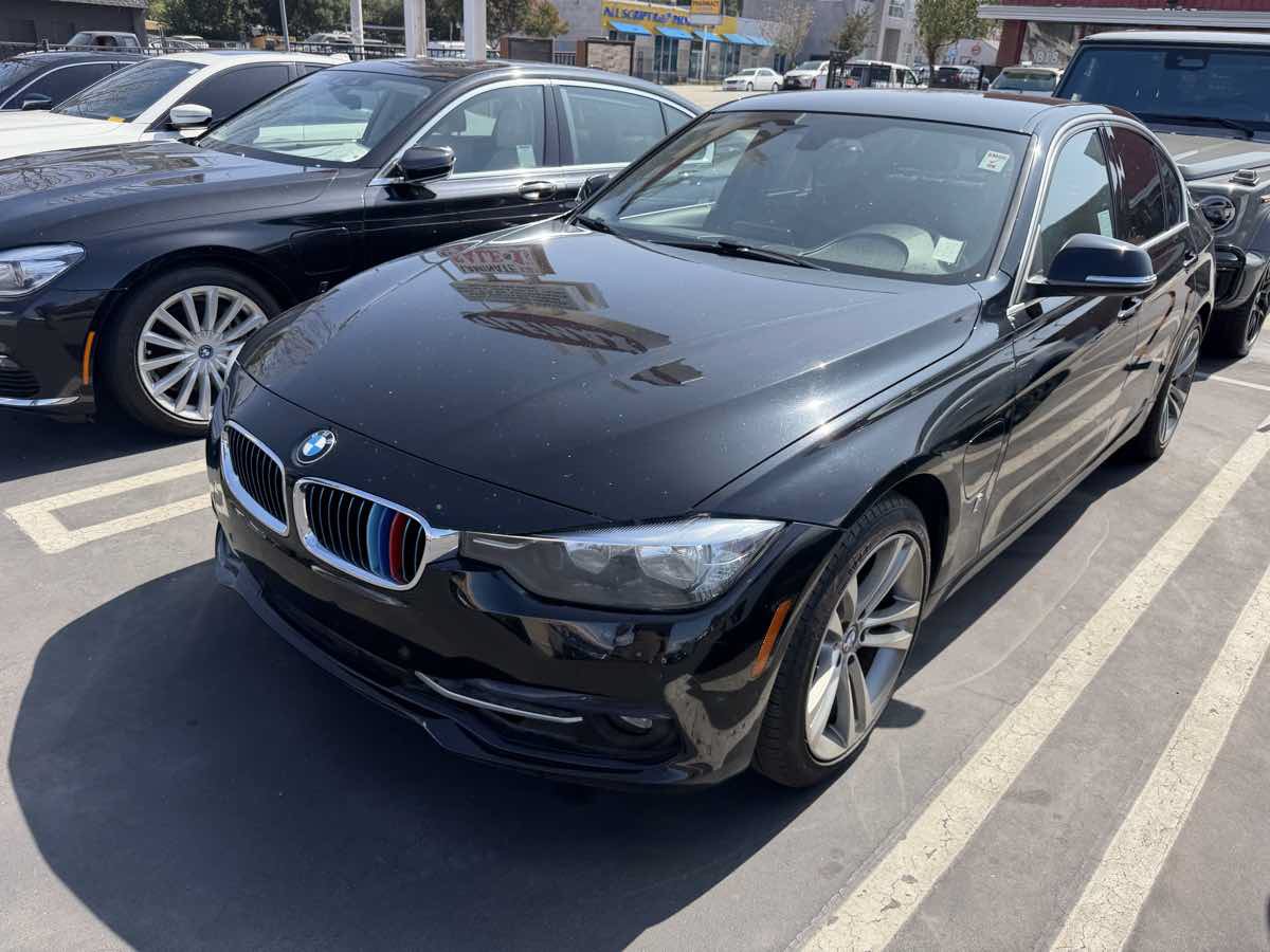 Used 2017 BMW 330e RWD image 3