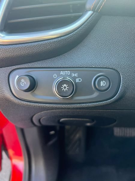 Used 2017 Chevrolet Trax Premier w/ Driver Confidence II Package FWD image 22
